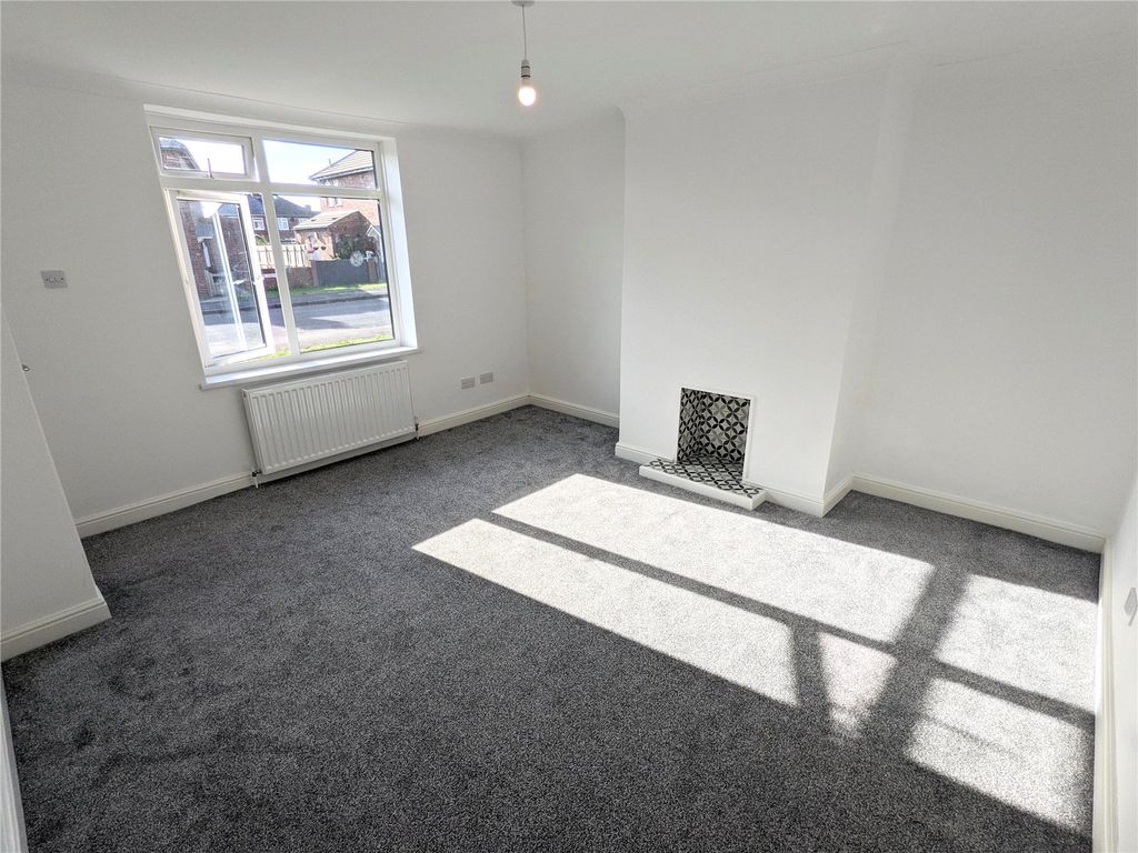 Property photo 2 of 9 Picture No. 12