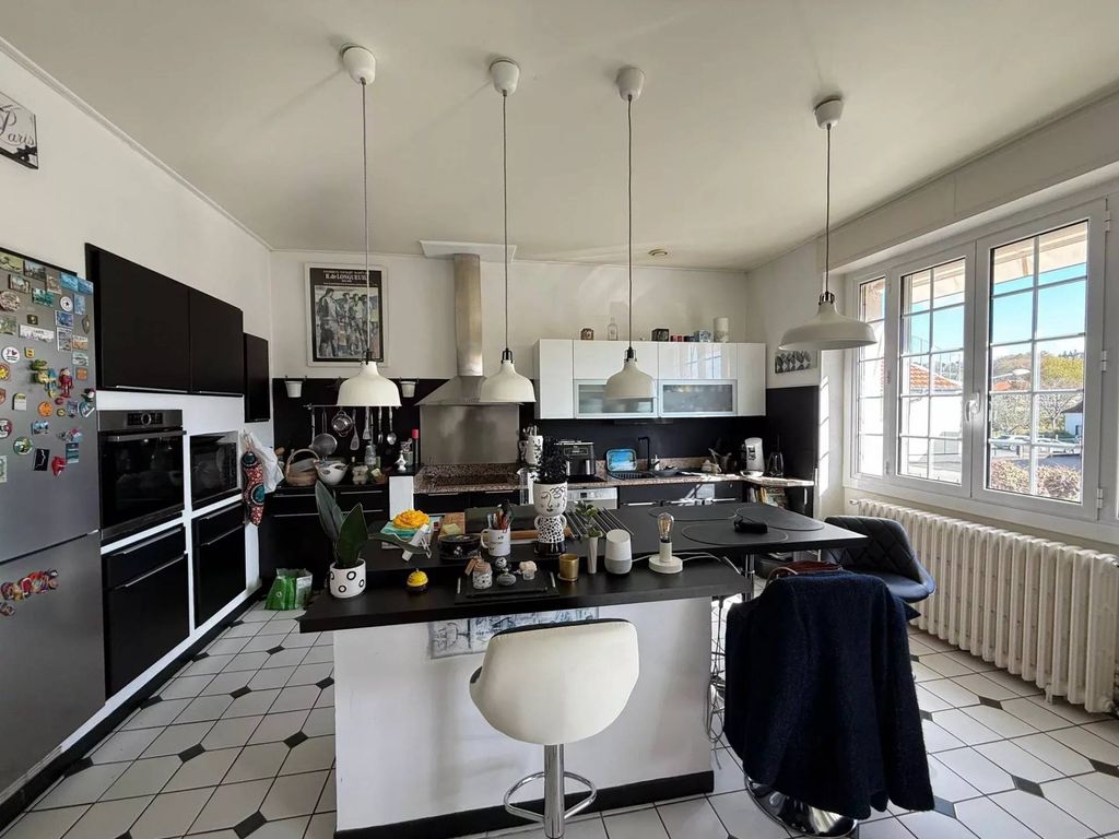 Property photo 3 of 10