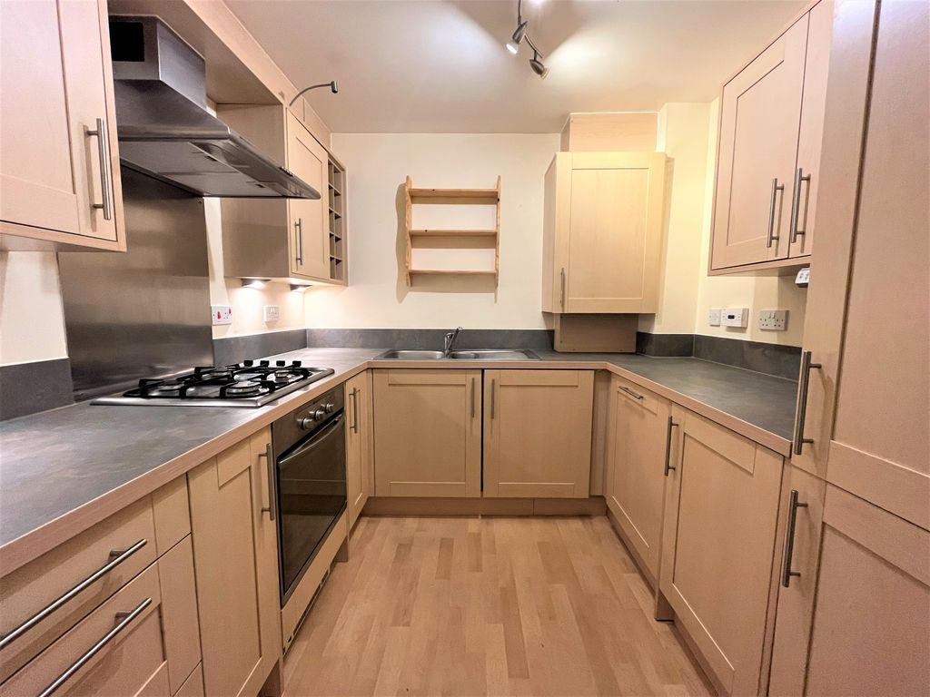 Property photo 2 of 6 Kitchen