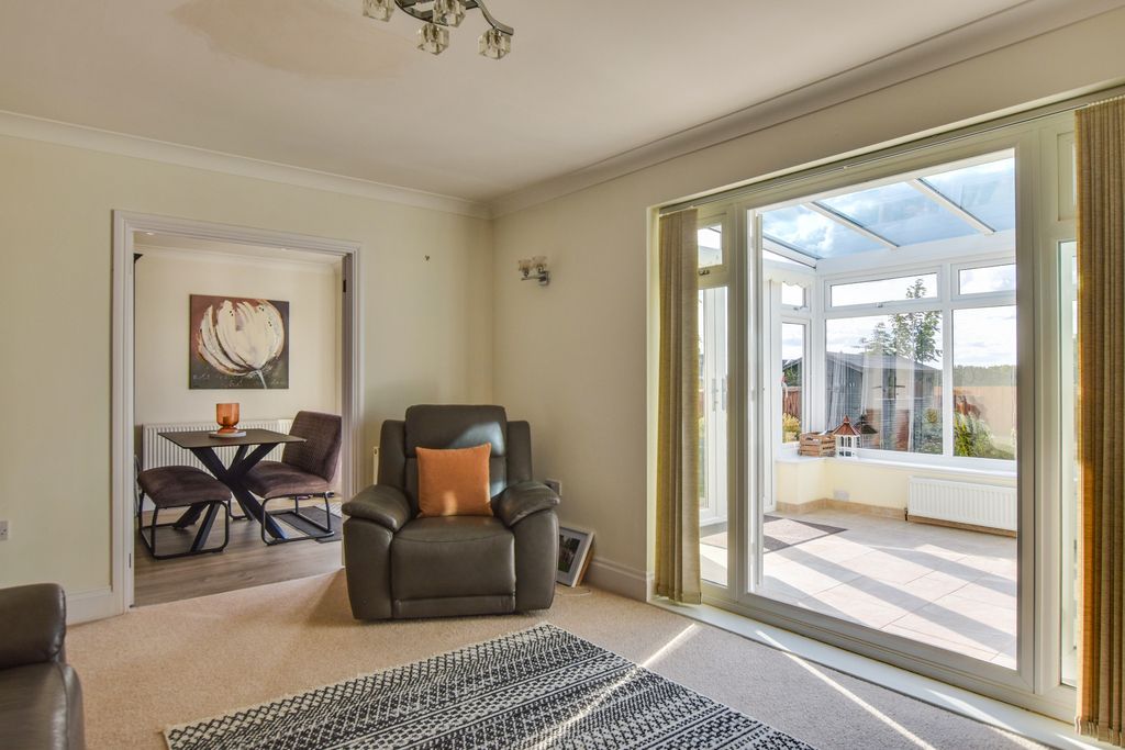 Property photo 3 of 27 Dsc_0211-Dsc_0213