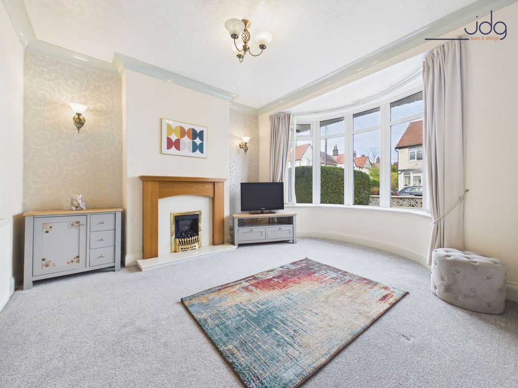 Property photo 2 of 14 Living Room