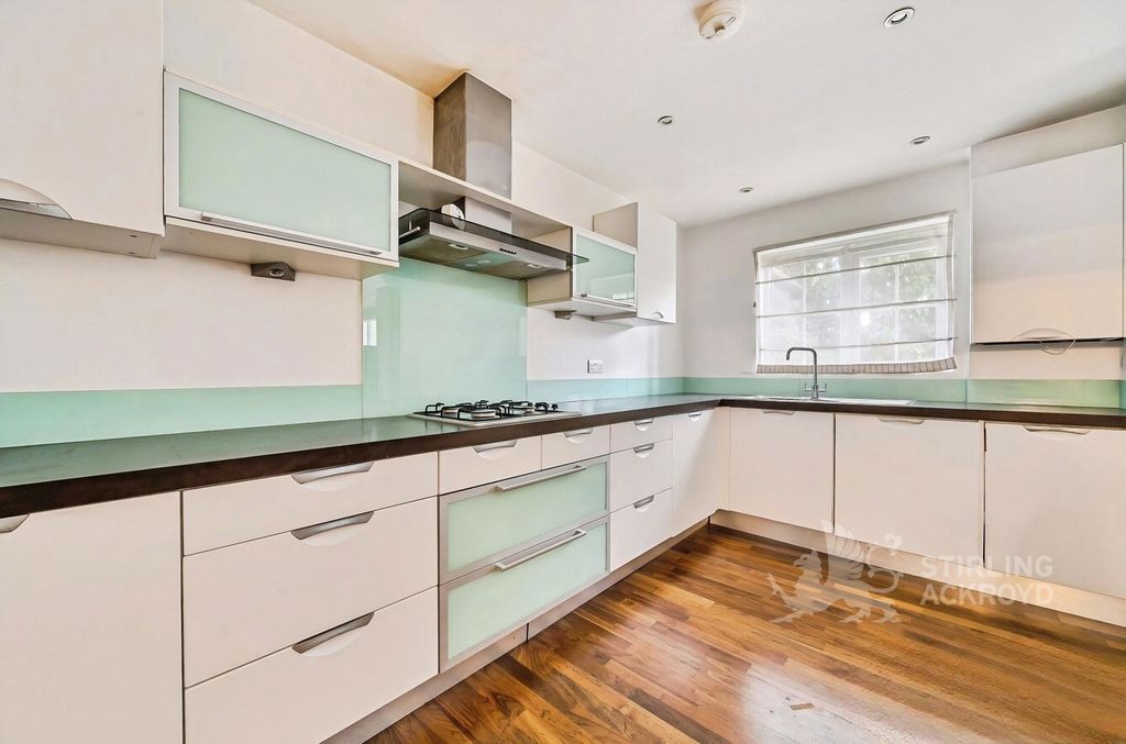 Property photo 2 of 12 Kitchen