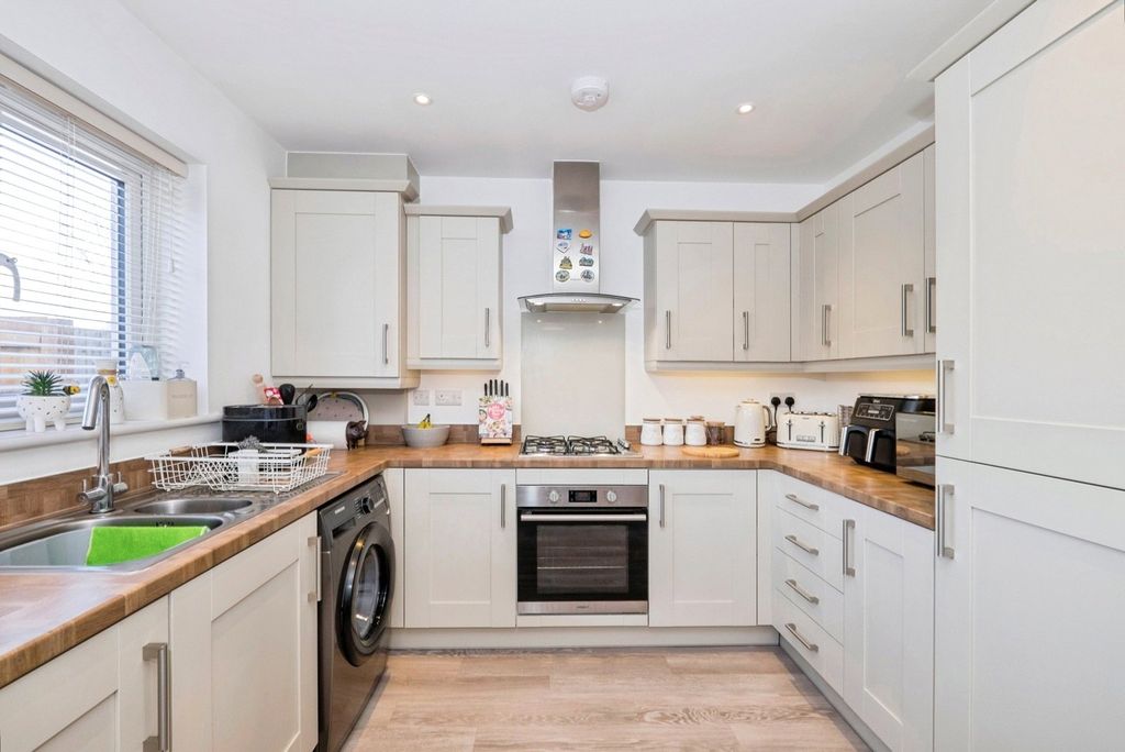 Property photo 2 of 15 Pbox-Img.Jpg