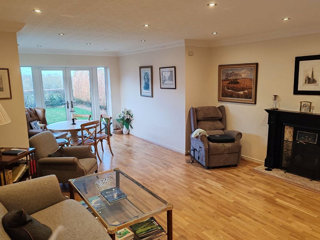 Property photo 3 of 12 Picture No. 10