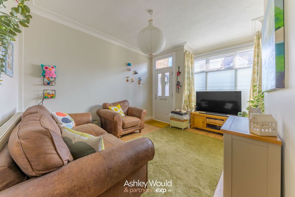 Property photo 3 of 16