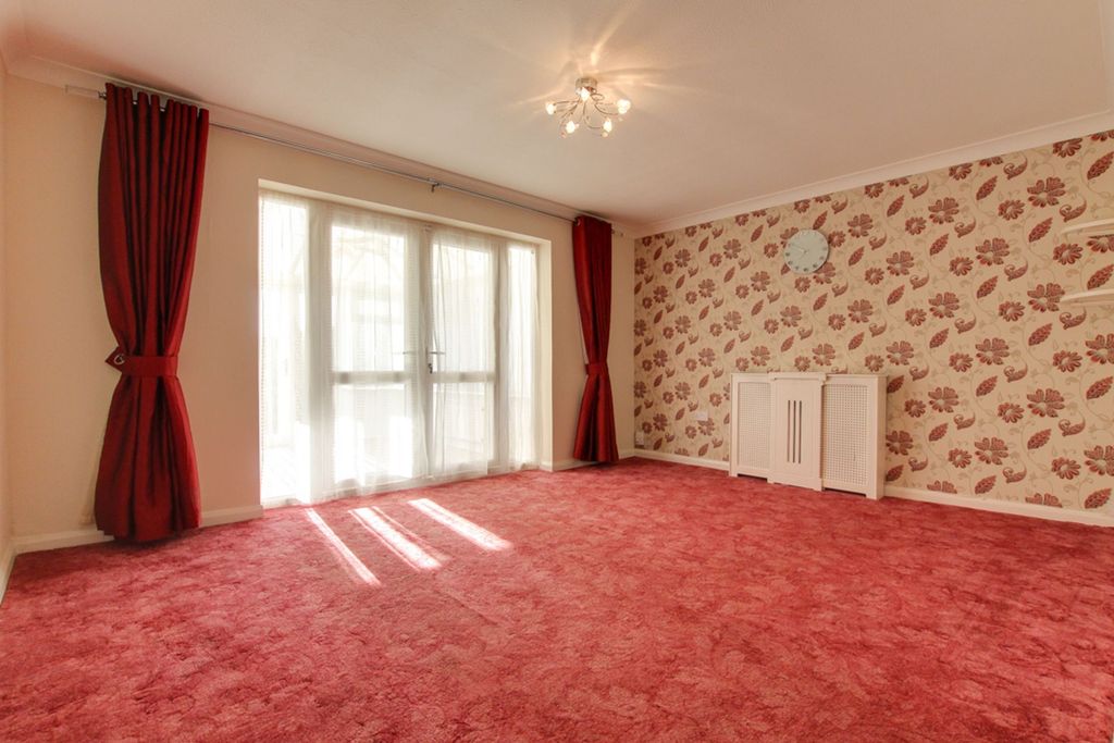 Property photo 3 of 17