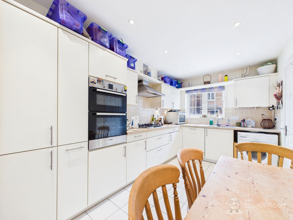 Property photo 2 of 13 Kitchen