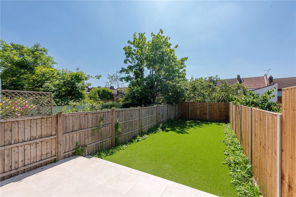 Property photo 2 of 23 Picture No. 27