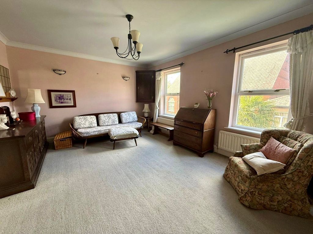 Property photo 2 of 16 Picture No. 10