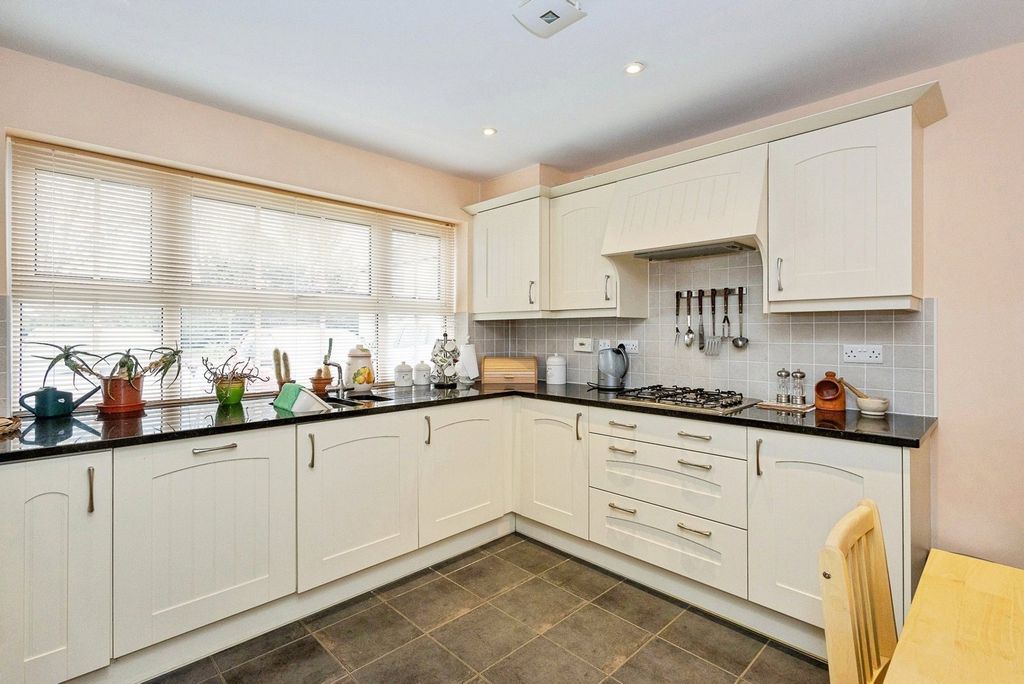 Property photo 3 of 15 Pbox-Img.Jpg