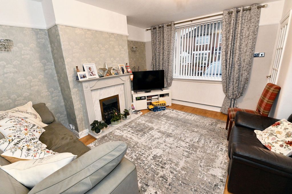 Property photo 2 of 14