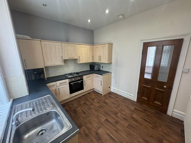 Property photo 3 of 17 Entrance Porch