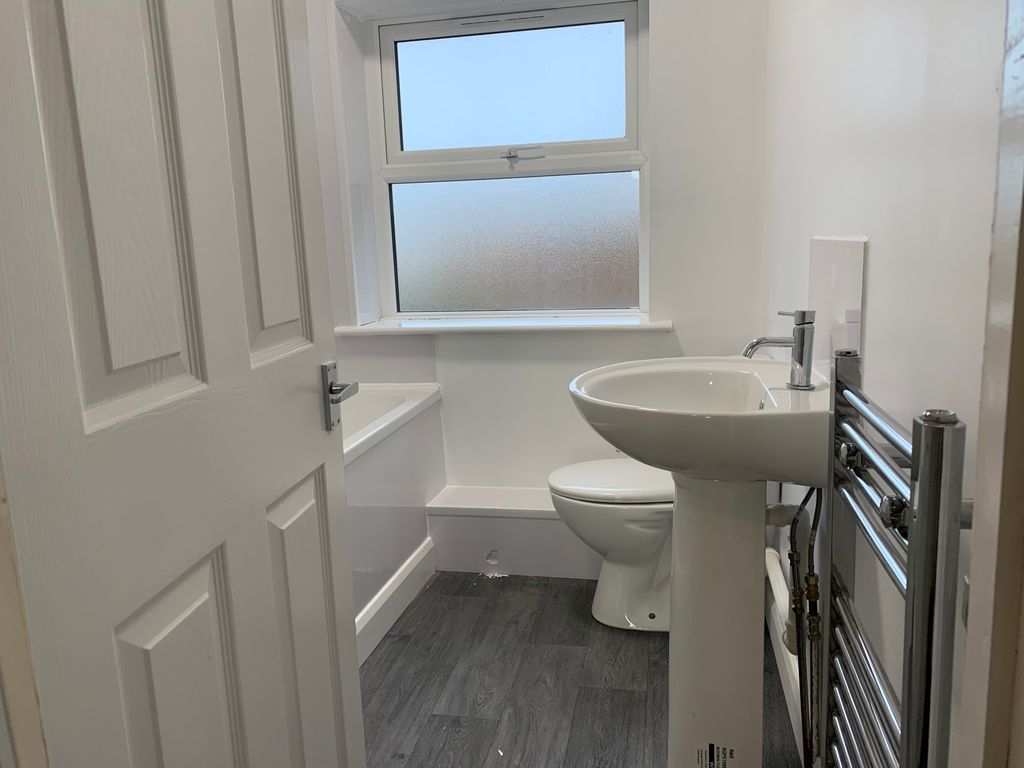 Property photo 2 of 9 Balcony