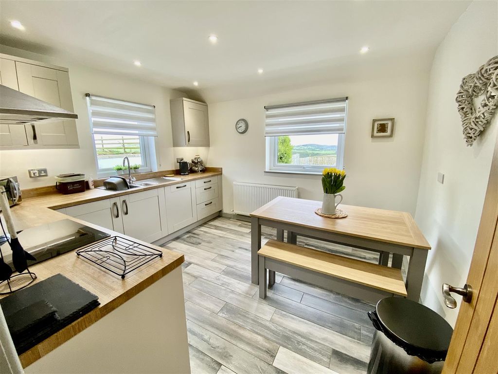 Property photo 3 of 29 60C2Da56-B0Ad-4Fb3-9Edb-Ef2297B260E6.Jpeg