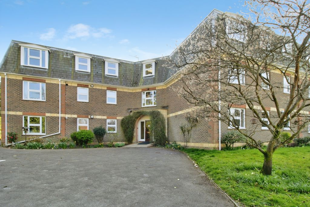 Property photo 1 of 17 2319F2Fb-9dc19