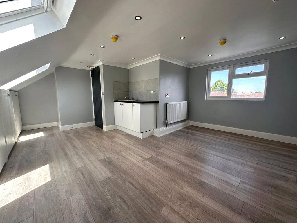 Property photo 1 of 7 Room Seven