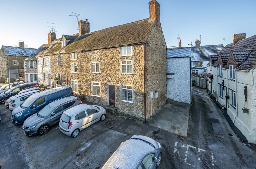 Property photo 1 of 13 Front