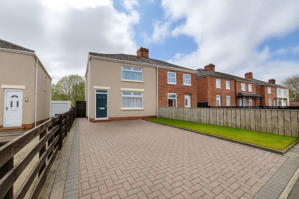 Property photo 1 of 9 Designer (54)