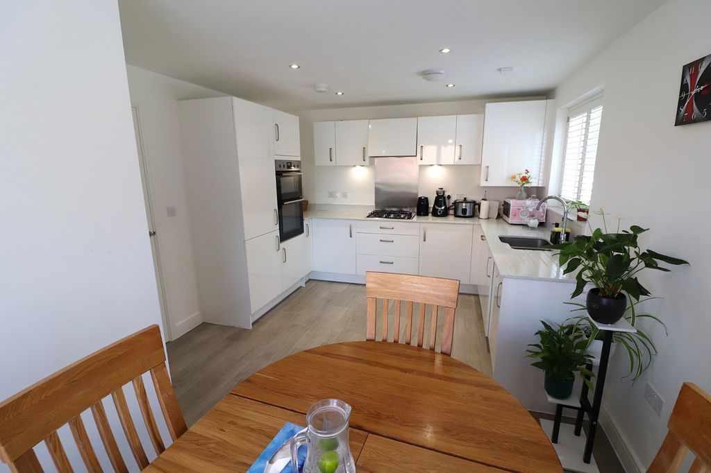 Property photo 2 of 24 Picture No. 06