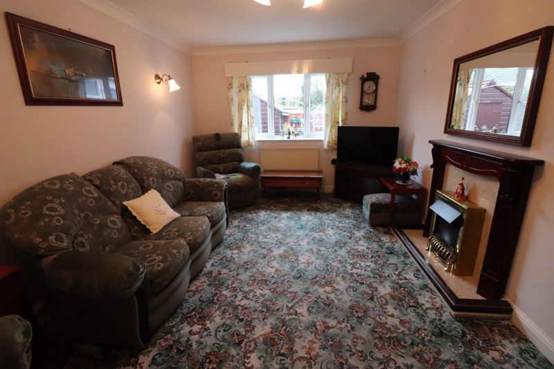 Property photo 2 of 15 Lounge