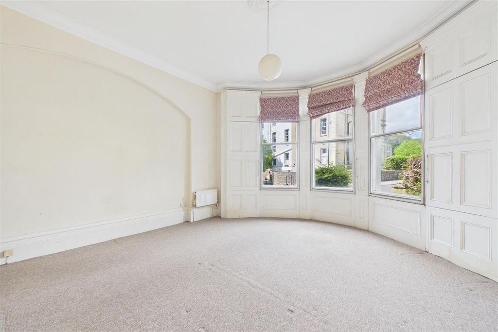 Property photo 3 of 13 Netley House, Merchants Road, Bs8 4Ep
