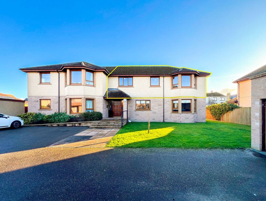 Property photo 2 of 27