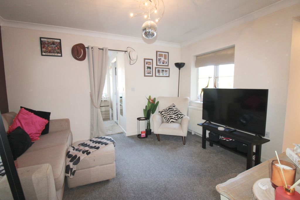 Property photo 3 of 6 Img_2080
