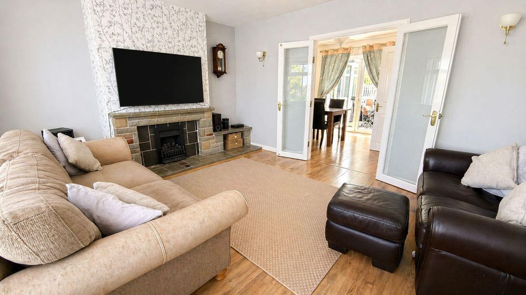 Property photo 2 of 19 Living Room