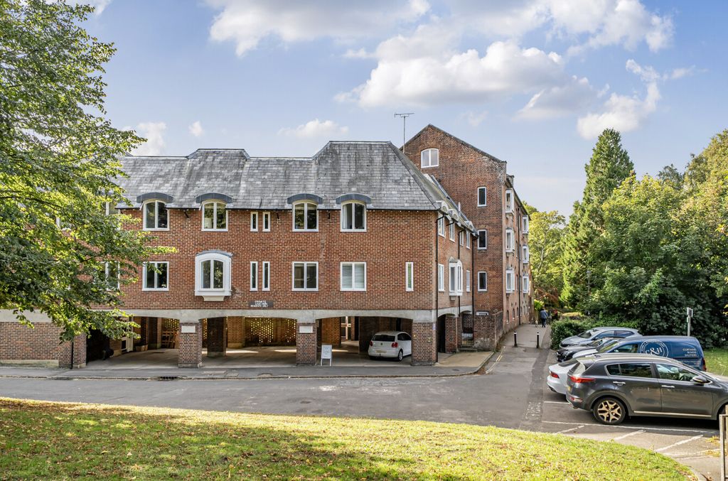 Property photo 1 of 13 1360058-5-68d4037...