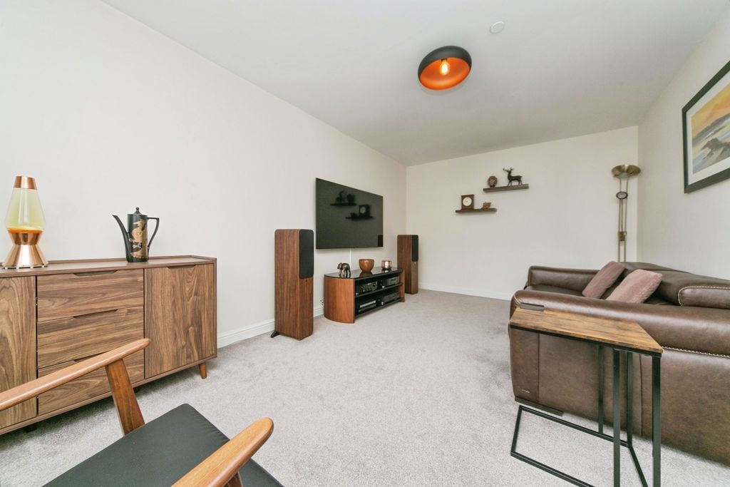 Property photo 2 of 16 Pbox-Img.Jpg