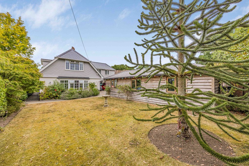 Property photo 3 of 43 Wimborne, Uplands Road, Denmead-Small-Porticomarke