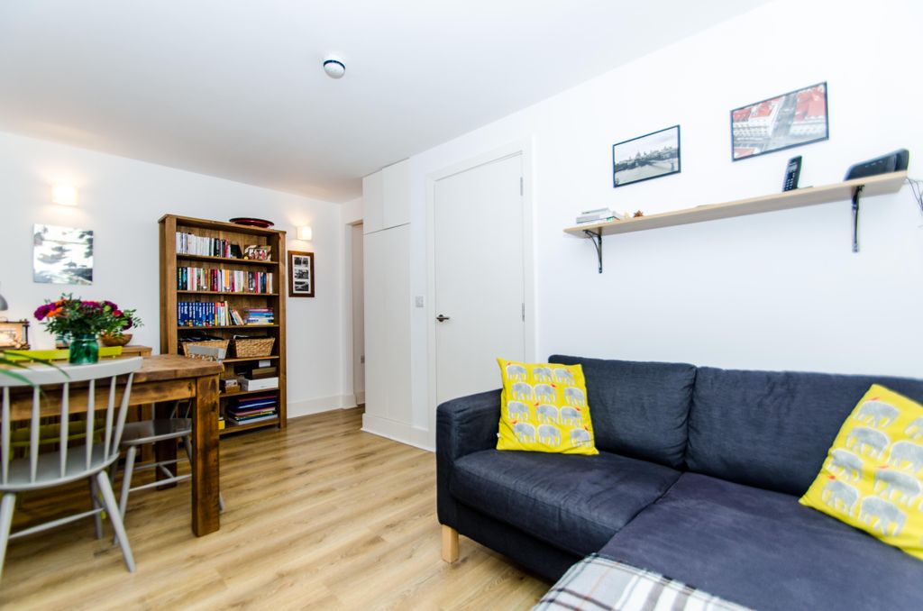 Property photo 2 of 8