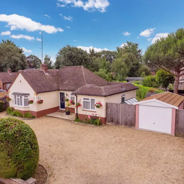 Property photo 2 of 20 Front (Exterior)