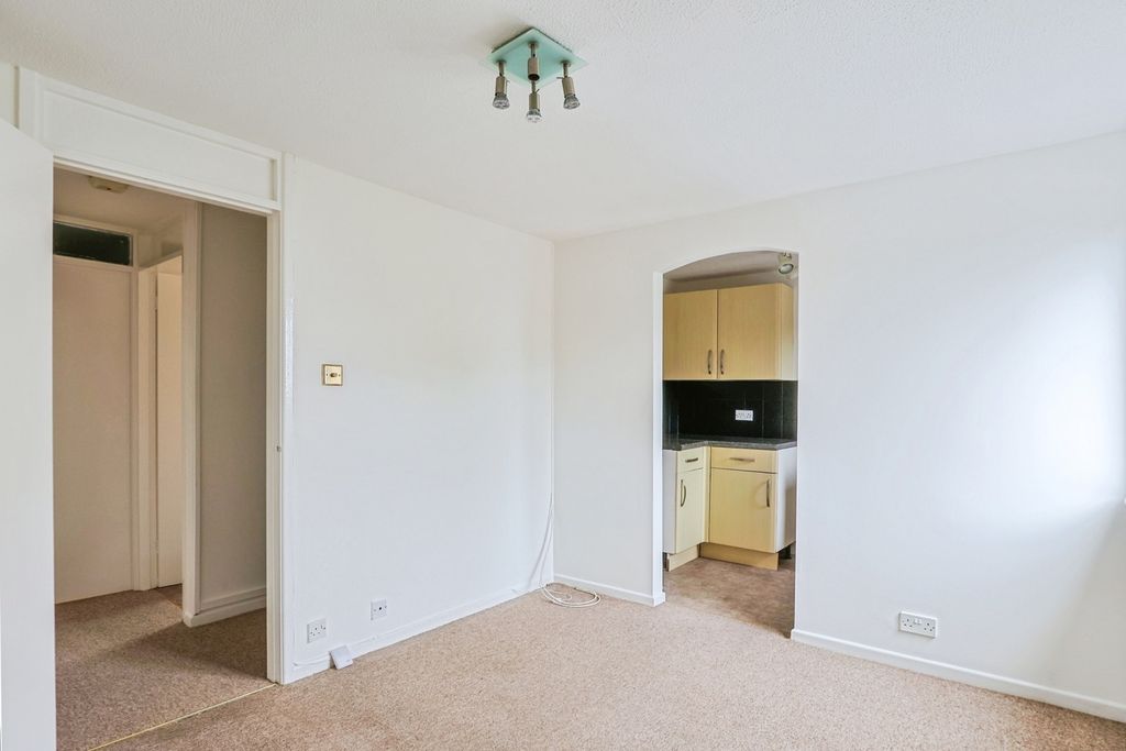 Property photo 3 of 15 Photo