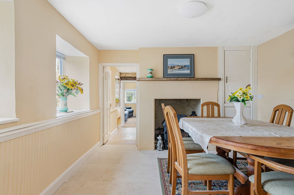 Property photo 3 of 20 Dining Room