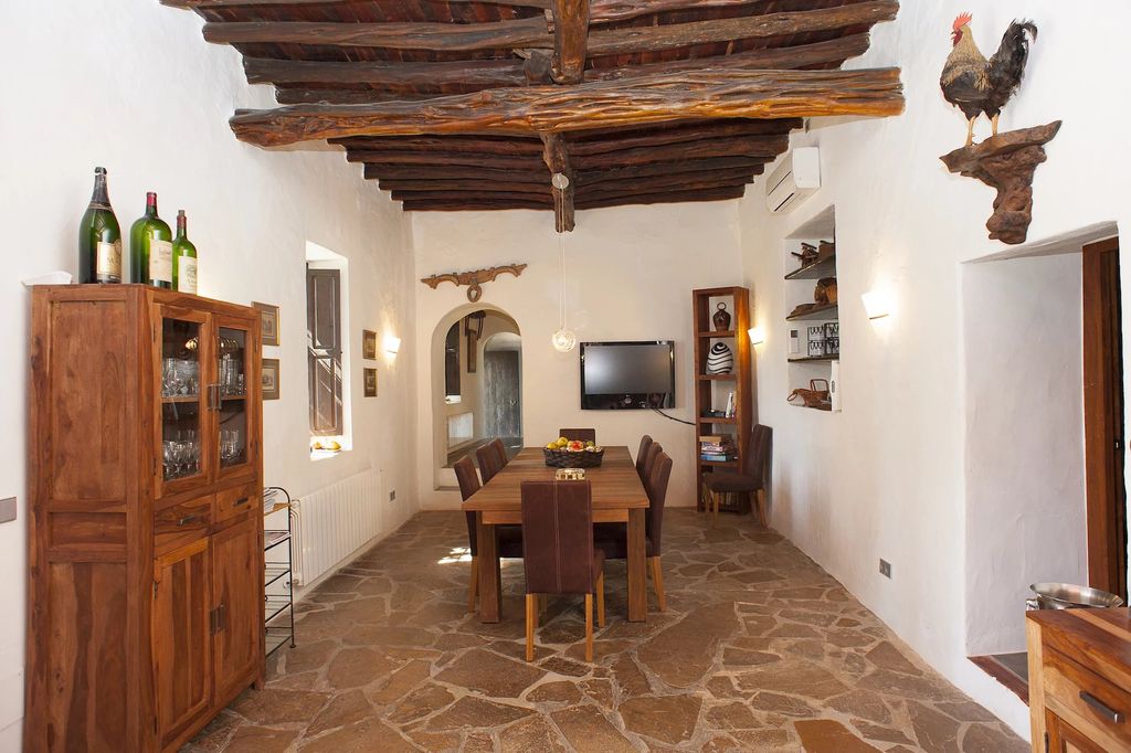 Property photo 3 of 26