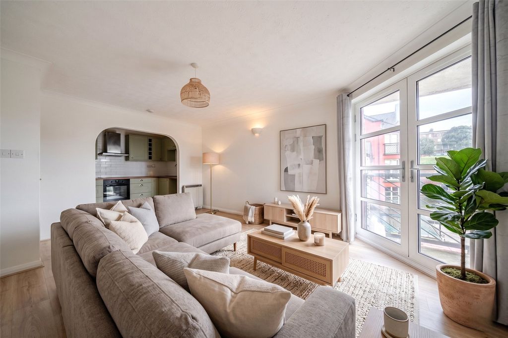 Property photo 2 of 8 Living Area