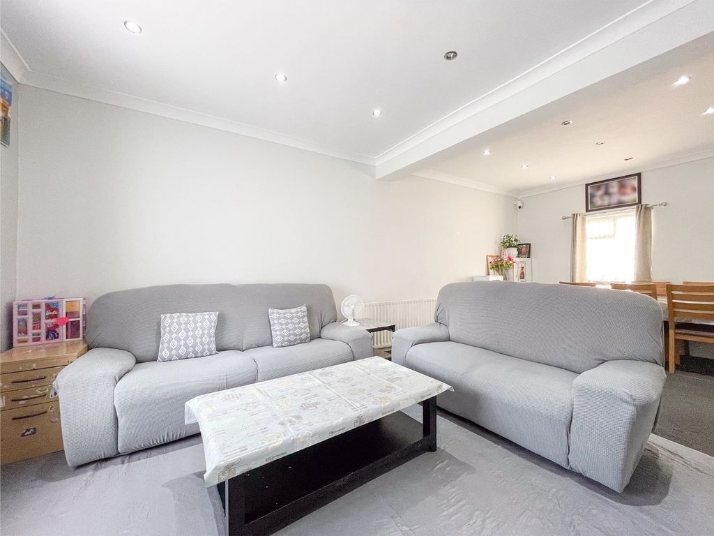 Property photo 2 of 15 4245114