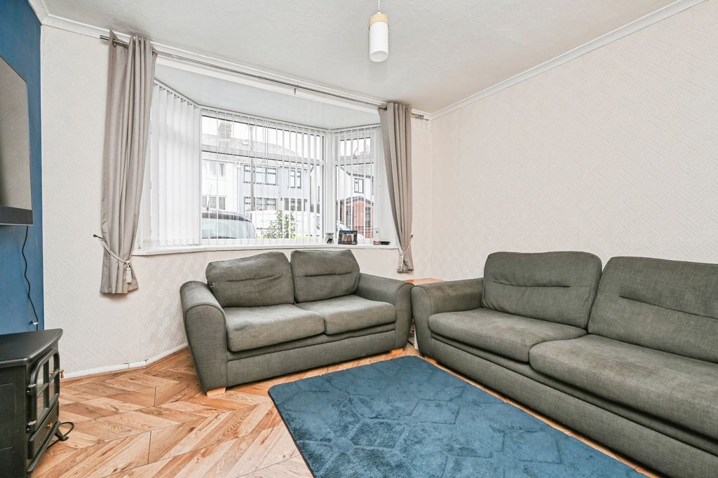 Property photo 3 of 13 Pbox-Img.Jpg