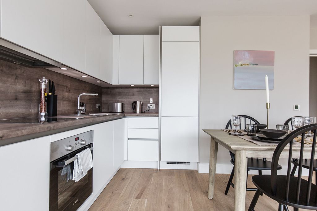 Property photo 3 of 19 Kitchen (Example)