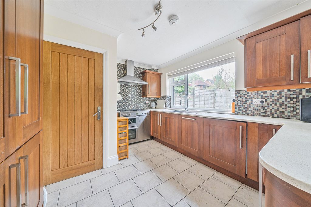 Property photo 3 of 22 Picture No. 12