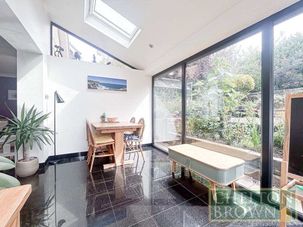 Property photo 2 of 56 Sun-Room