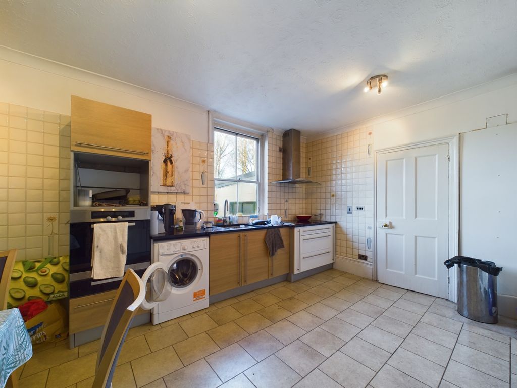 Property photo 3 of 6 Gallery