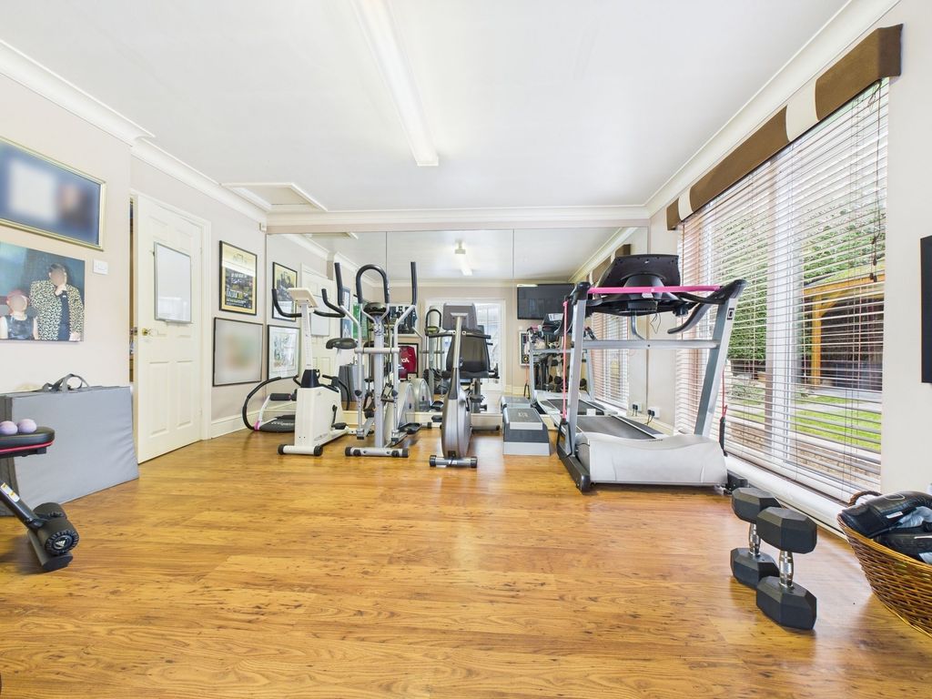 Property photo 3 of 32