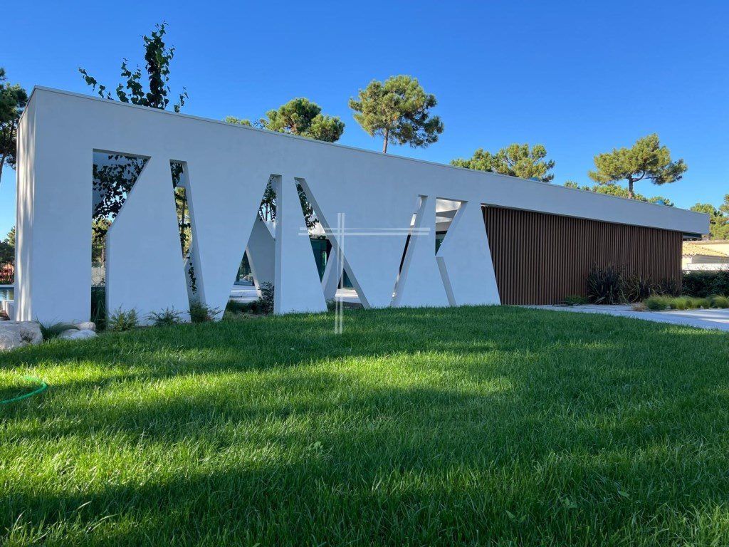 Property photo 3 of 33