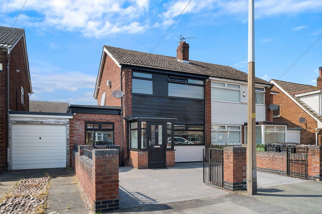 Property photo 1 of 36