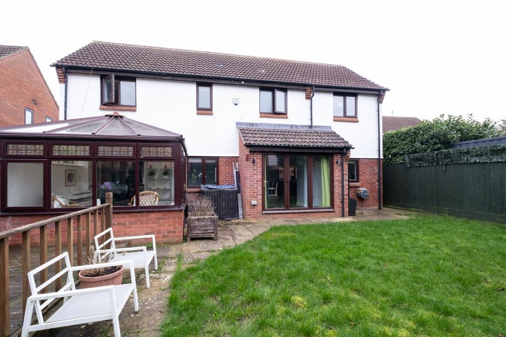 Property photo 2 of 34