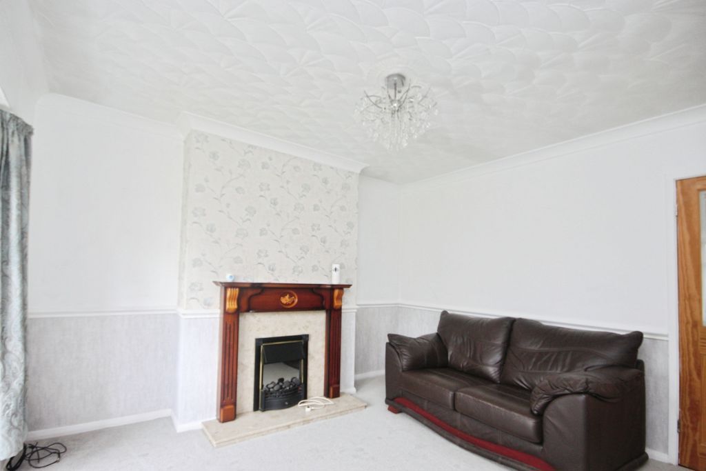 Property photo 3 of 10 Lounge