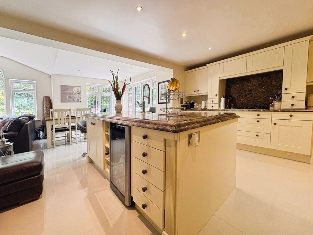 Property photo 2 of 40 Pbox-Img.Jpg