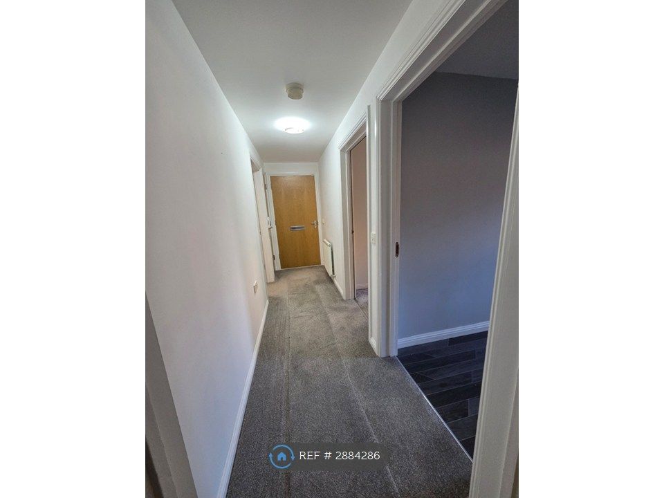Property photo 3 of 8 Flat Hallway